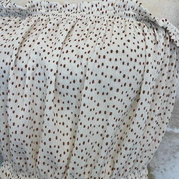 Brown/Ivory Flirty Polka dot top with adjustable spaghetti straps - Picture 2 of 4